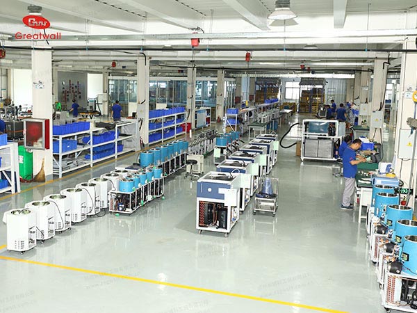 制冷加熱一體機生產(chǎn)車間