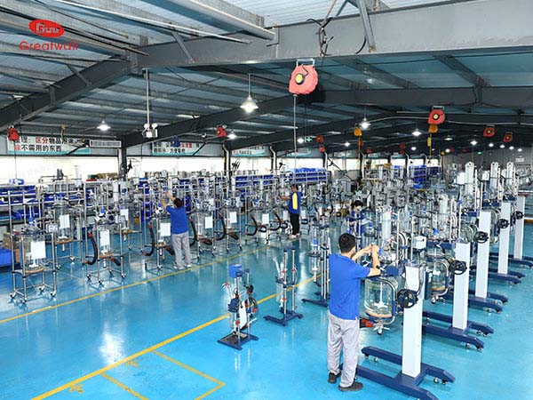 制藥行業(yè)反應(yīng)釜控溫高低溫一體機(jī)