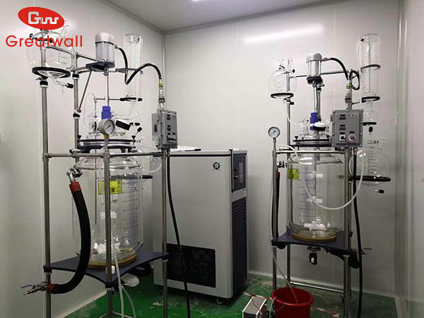 玻璃反應(yīng)釜高低溫控溫一體機(jī)