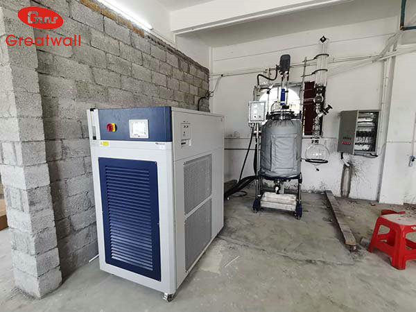 中試級(jí)反應(yīng)釜高低溫一體機(jī)