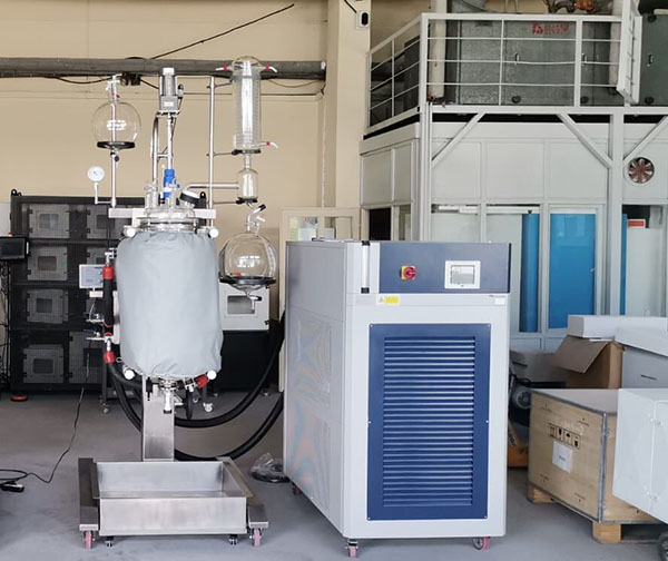 反應(yīng)釜制冷加熱循環(huán)機(jī)