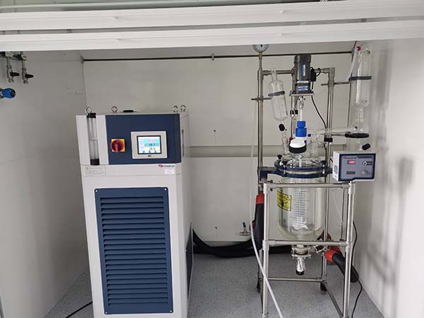 反應(yīng)釜控溫冷熱一體機