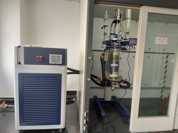 制冷制熱循環(huán)器