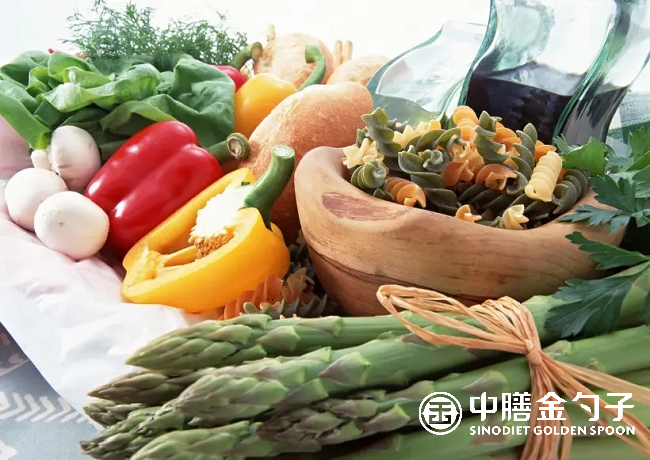 央廚預(yù)制菜引領(lǐng)餐飲業(yè)變革，提升生活品質(zhì).png